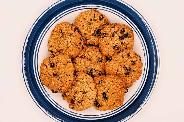 Old-fashioned oatmeal raisin cookies with rolled oats and plump raisins.