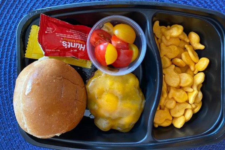 Mini Cheeseburger Slider, a fresh kids meal from Meal Village.